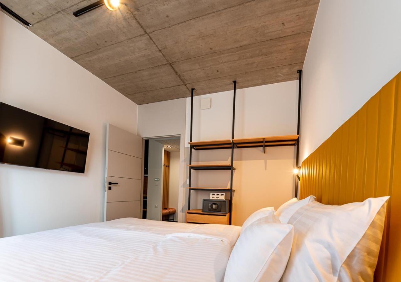 Noir Hotel - Smart Hotel Szeged Extérieur photo