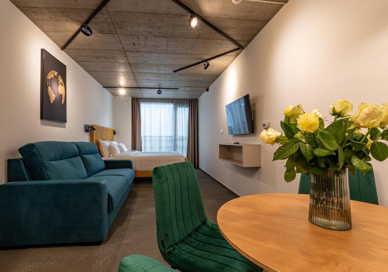 Noir Hotel - Smart Hotel Szeged Extérieur photo