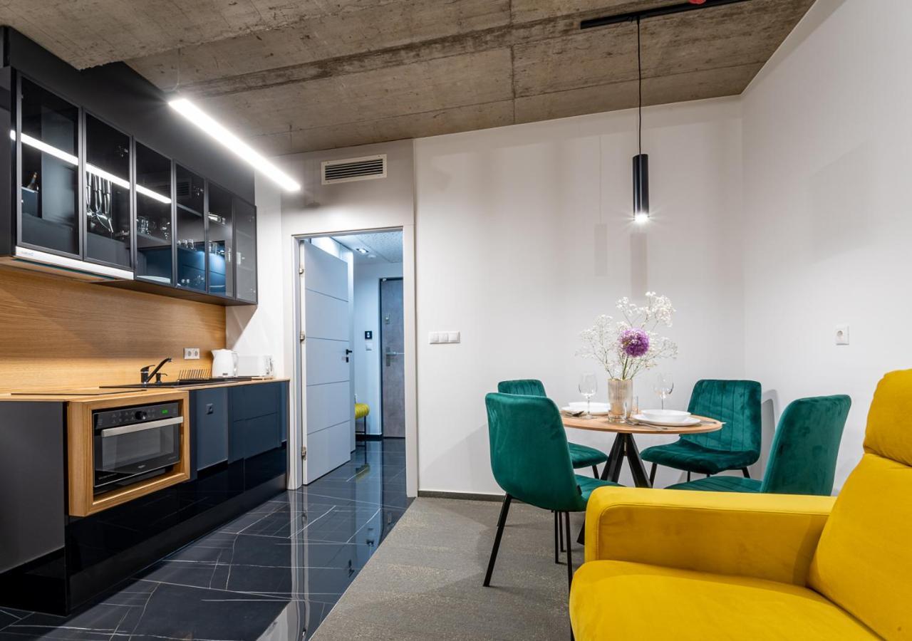 Noir Hotel - Smart Hotel Szeged Extérieur photo
