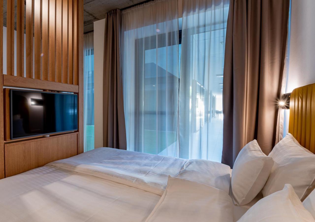 Noir Hotel - Smart Hotel Szeged Extérieur photo