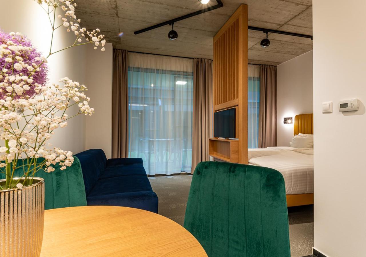 Noir Hotel - Smart Hotel Szeged Extérieur photo